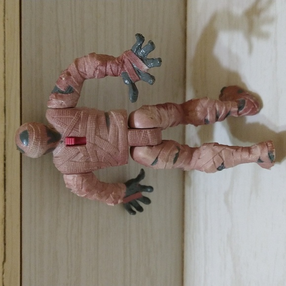 Vintage 1993 Tales From the Crypt Mummy With Lever Movable Arms & Eyes Figure - Picture 2 of 2
